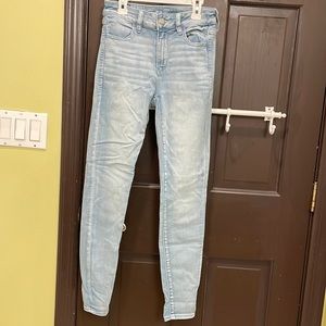 Light wash skinny jeans